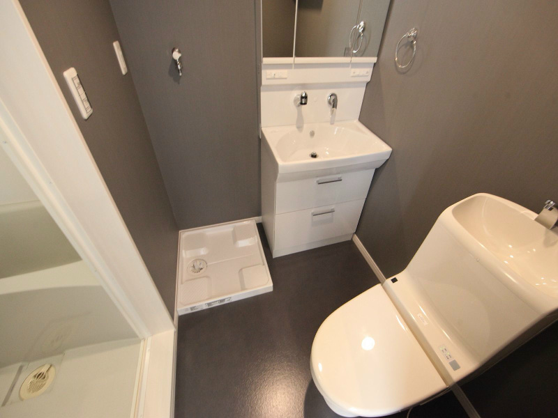 トイレ　温水洗浄暖房便座付トイレ