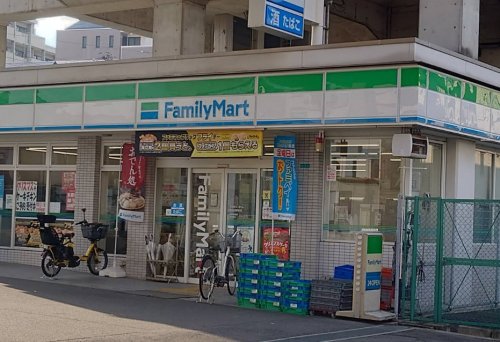 コンビニ　ファミリーマート 南田辺駅前店（コンビニ）まで185m