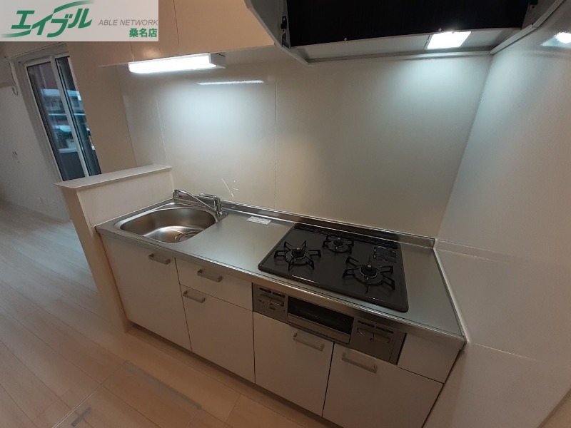 キッチン　同物件別部屋写真