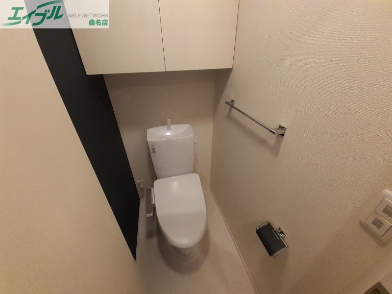 トイレ　同物件別部屋写真