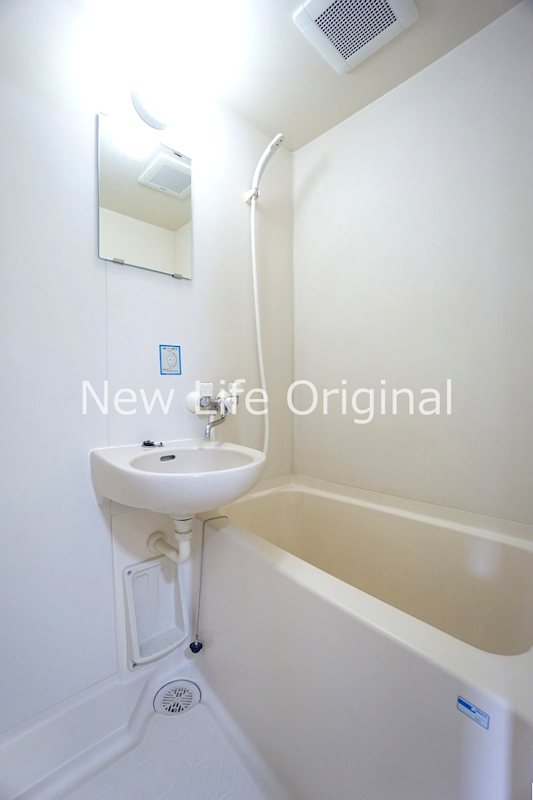 バス・シャワールーム　※同建物他部屋になります。現状優先です。