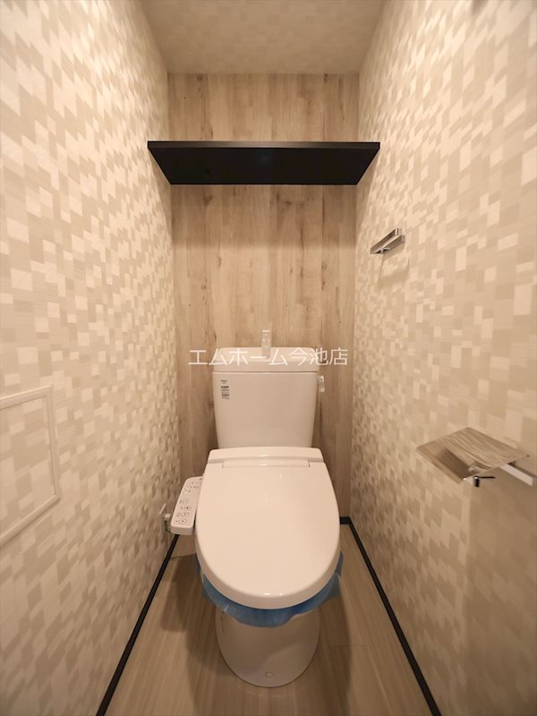 トイレ　温水洗浄便座付トイレ