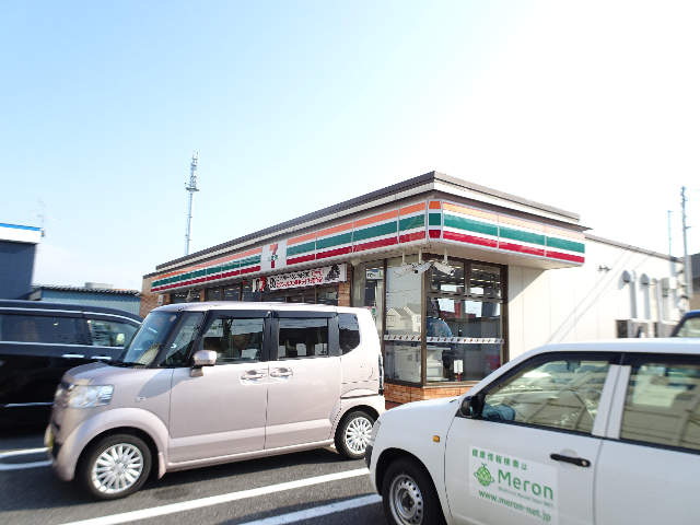 コンビニ　セブンイレブン新潟山田店（コンビニ）まで818m
