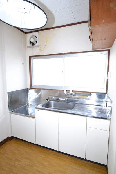 キッチン　窓有り