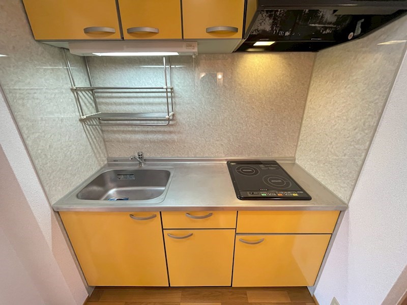 キッチン　かわいい色のおしゃれなキッチン