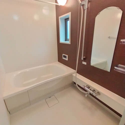 バス・シャワールーム　※別室参考写真※ 浴室に窓があり換気できます