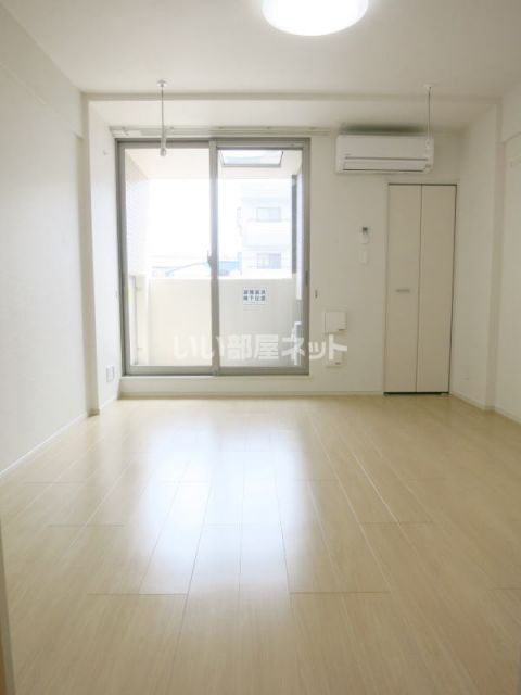 ラフレシールの居間写真