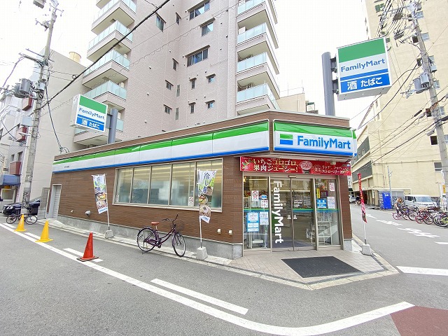 コンビニ　ファミリーマート黒門市場東店（コンビニ）まで160m