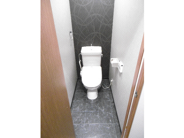 トイレ　温水洗浄便座