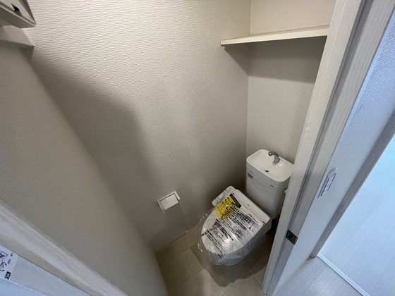 トイレ　別号室のお写真です。