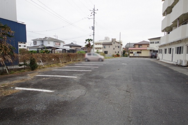 駐車場　敷地内駐車場