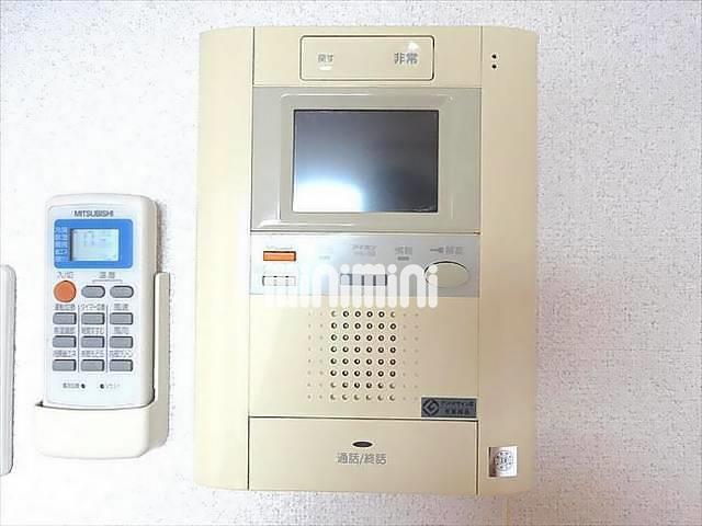 洗面設備　ＴＶ付きモニターホンで安心ですね