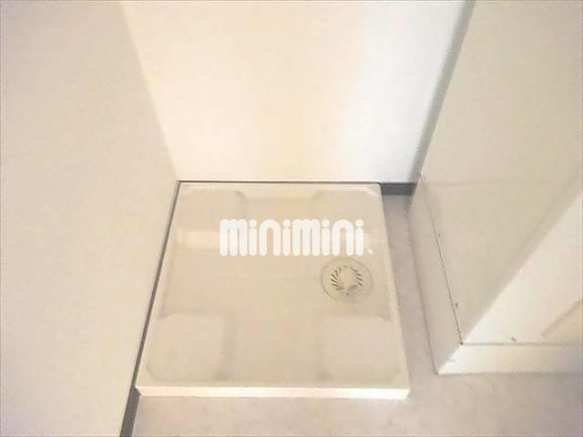 収納　室内に洗濯機置き場があります