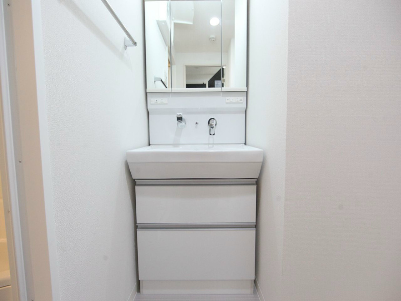 洗面設備　脱衣所　独立洗面台（シャンプードレッサー）洗濯機用意できます