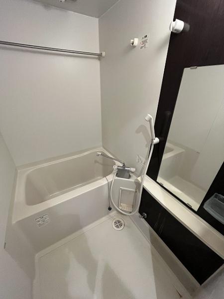 バス・シャワールーム　浴室乾燥機付きバス！