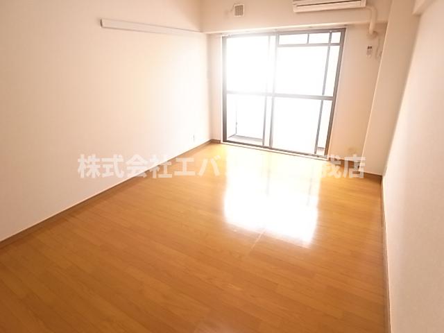 居室・リビング　ゆったりとした居間です