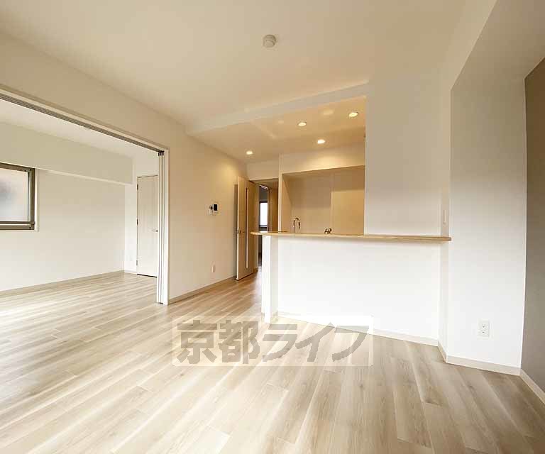 居室・リビング　西院徒歩圏内、設備充実物件！