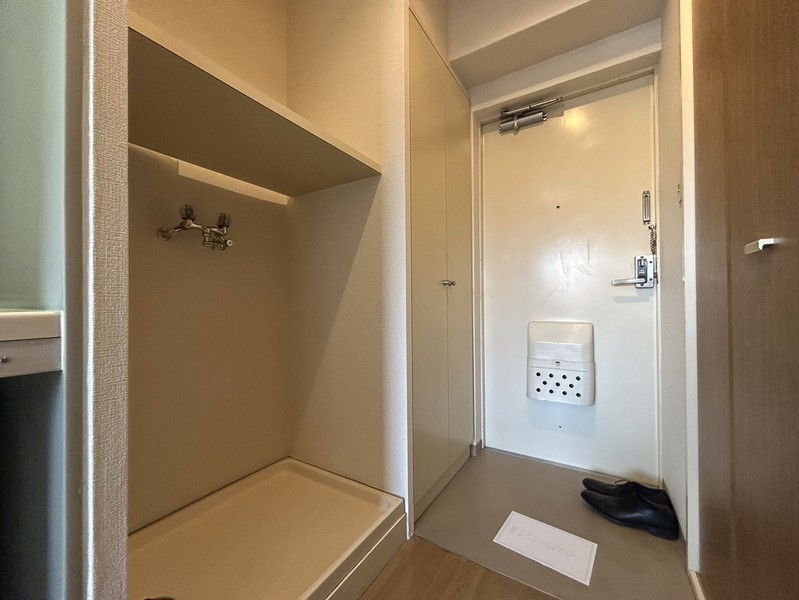 玄関　502号室の写真です