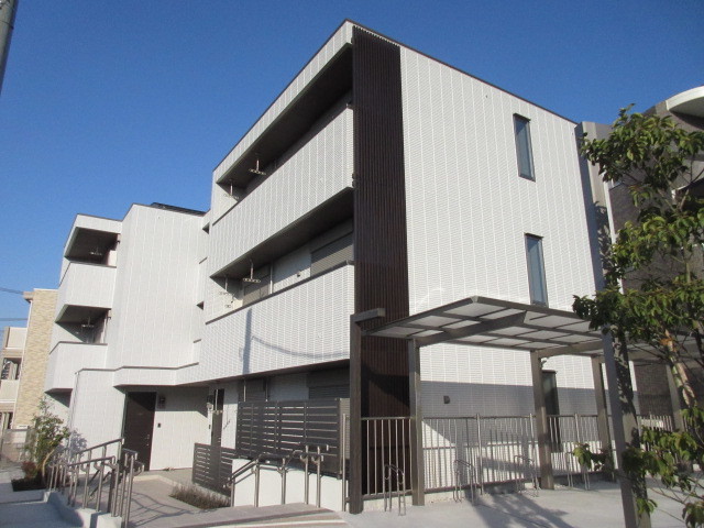 建物外観　子育て共感賃貸住宅　「母力横浜みどり」