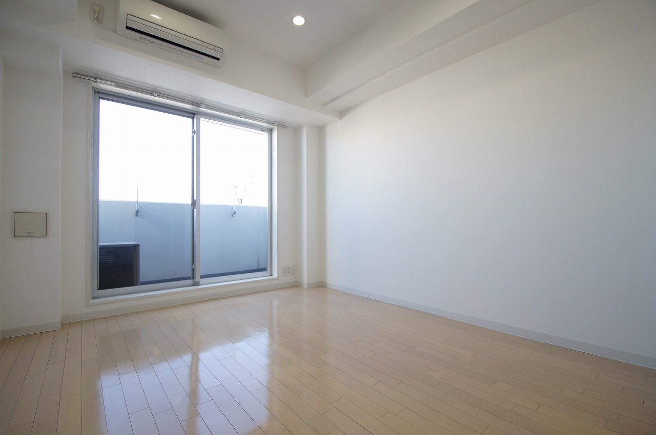 居室・リビング　約6.9帖の洋室