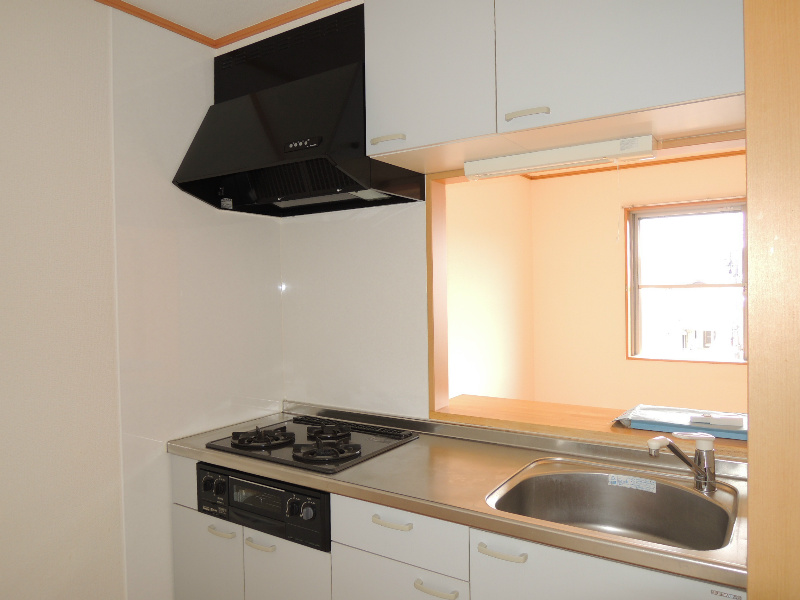 キッチン　3口コンロ付システムキッチンでお料理らくらく