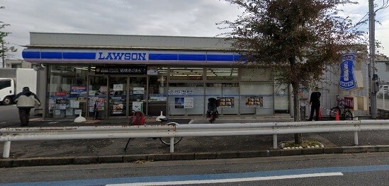 コンビニ　ローソン鵠沼海岸七丁目店（コンビニ）まで584m