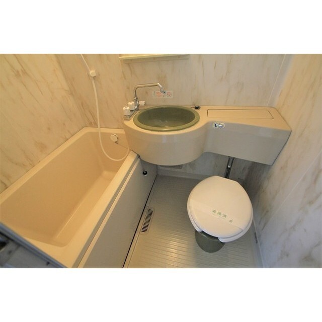 バス・シャワールーム　バス・洗面・トイレ一緒