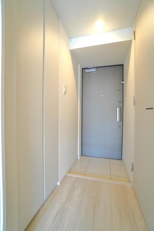 玄関　※反転タイプ参考写真