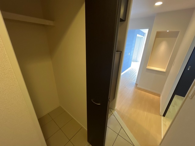 玄関　玄関収納