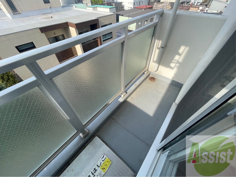 バルコニー　バルコニーが付いていますので一息ついてみてはいかがですか。