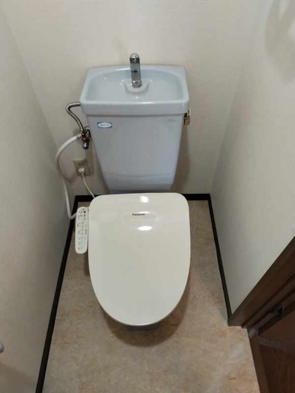 トイレ　落ち着いたトイレです