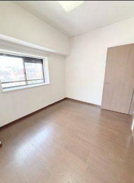 その他部屋・スペース　広くて明るい寝室