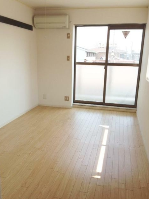 居室・リビング　閑静な住宅街・角部屋☆