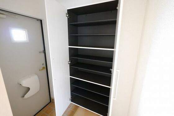 玄関　シューズボックス