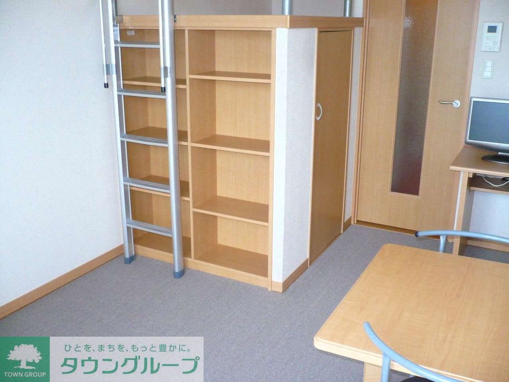 居室・リビング　1Fはフローリング、2Fはカーペット