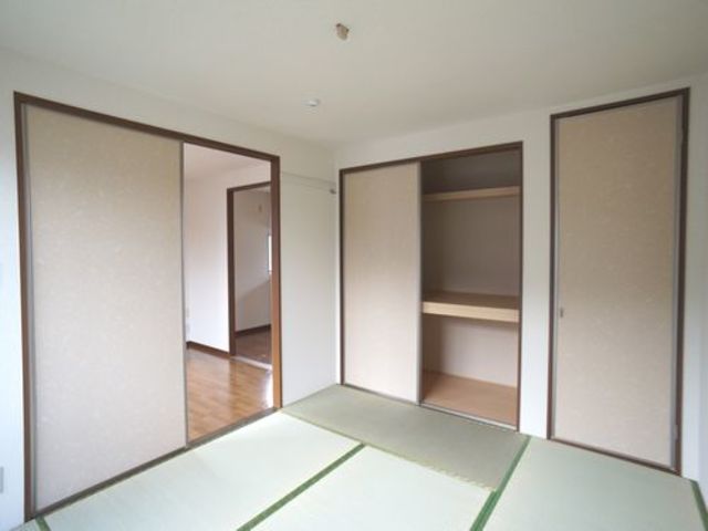 収納　別号室の写真になりま