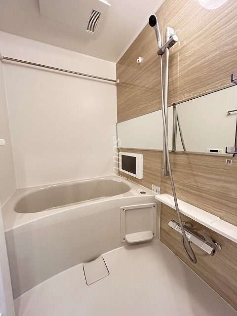 バス・シャワールーム　浴室乾燥機付きのお風呂