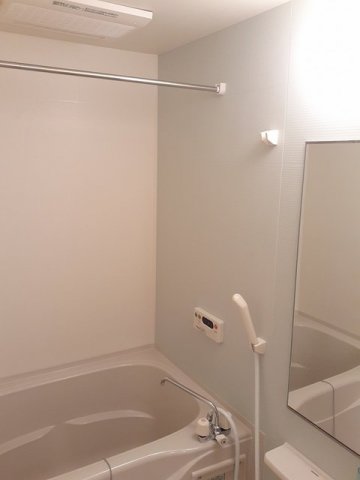 バス・シャワールーム　ゆったり過ごせるお風呂です