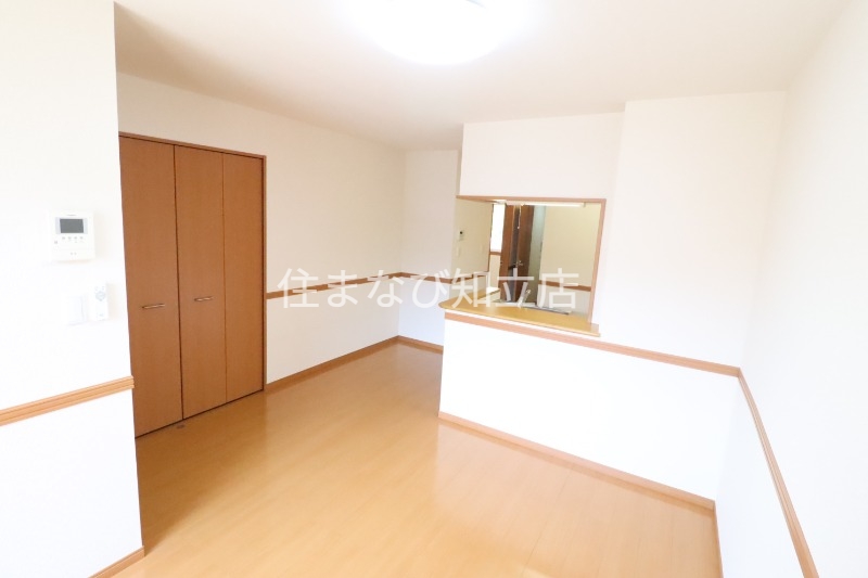 居室・リビング　同型別部屋写真