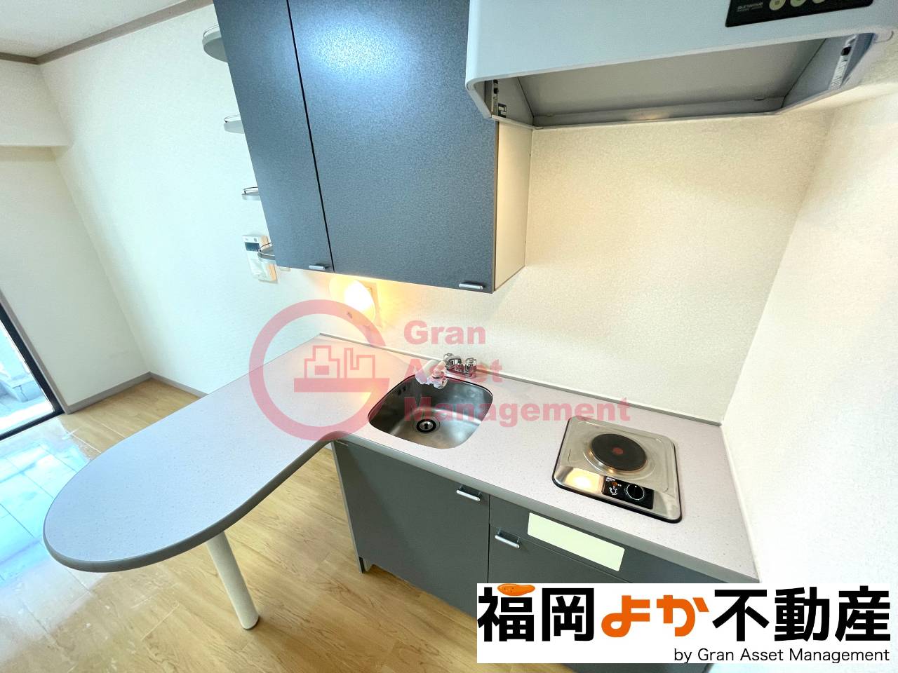 キッチン　コンパクトなキッチンで掃除もラクラク