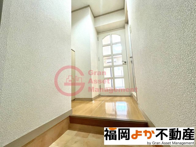 玄関　収納もある玄関です