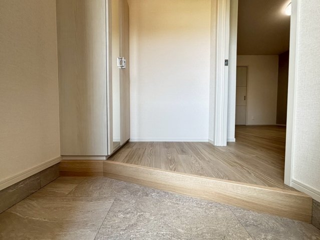 玄関　詳細は、RISUMO江坂本店までお問合せください♪