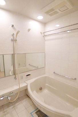 バス・シャワールーム　★浴室乾燥機・追焚機能付きバスルーム★