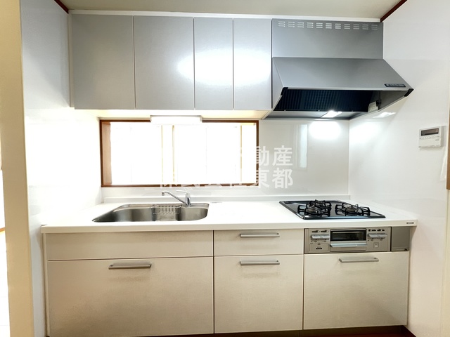 キッチン　お料理好きにはオススメのグリル付３口システムキッチン設置済♪