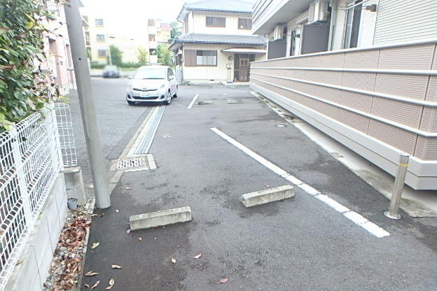 駐車場　★敷地内駐車場★（有料・要空き確認）