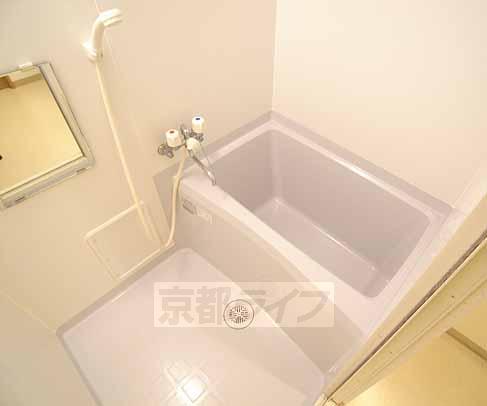 バス・シャワールーム　綺麗なお風呂です。