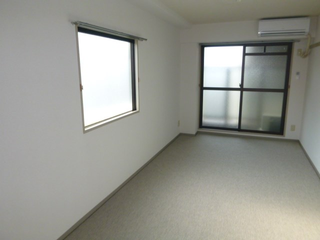 居室・リビング　※同タイプの他のお部屋です