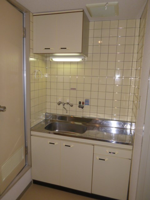 キッチン　※同タイプの他のお部屋です