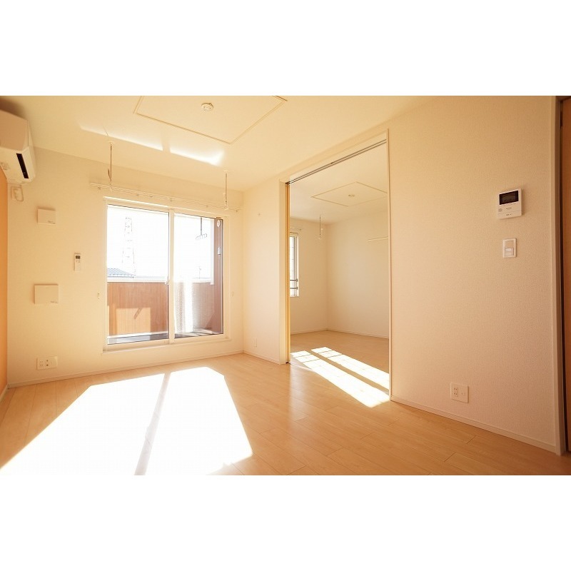 居室・リビング　図面と現状に相違がある場合には現状を優先