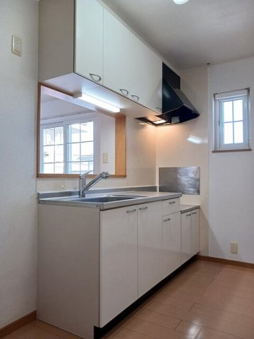 キッチン　コンパクトなキッチンで掃除もラクラク